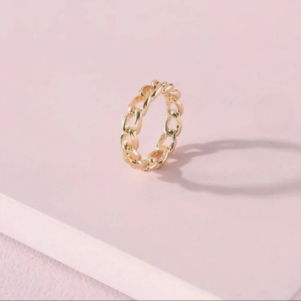 3/$30 💛 Chain Ring - Picture 2 of 4